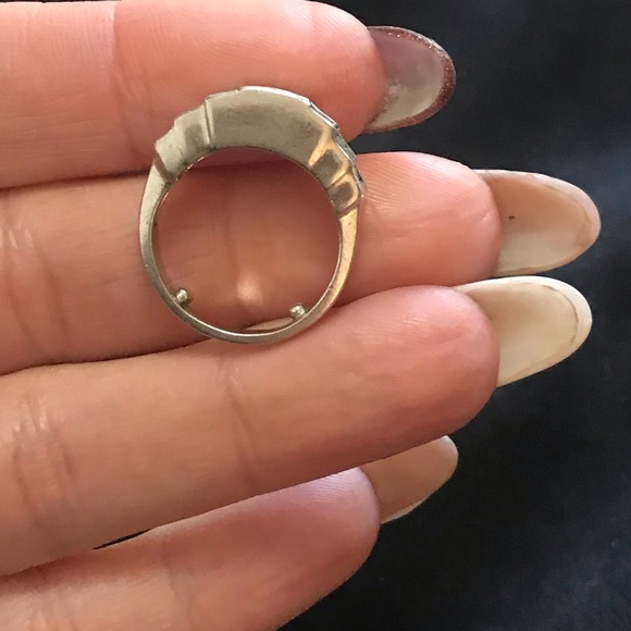 Platinum and diamond ring - Picture 4 of 8